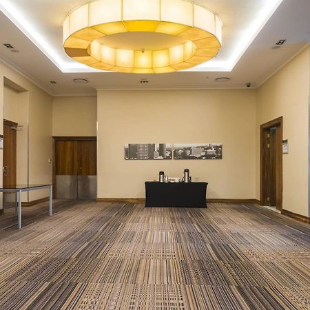Protea Hotel By Marriott Gaborone Masa Square Exterior foto