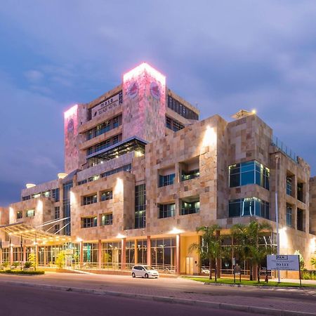 Protea Hotel By Marriott Gaborone Masa Square Exterior foto