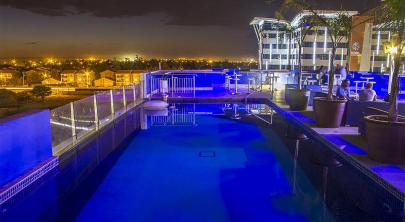 Protea Hotel By Marriott Gaborone Masa Square Exterior foto